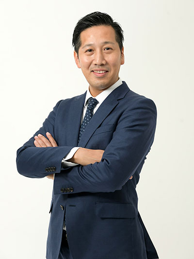 新見 直広 氏